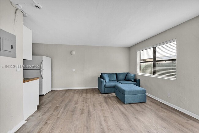 Building Photo - 1710 NW 9th St