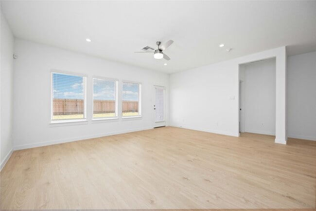 Building Photo - 31638 Farlam Farms Trl
