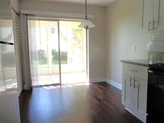 Building Photo - 7910 Hardwick Dr
