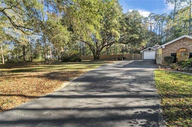 Building Photo - 104 Big Pine Dr