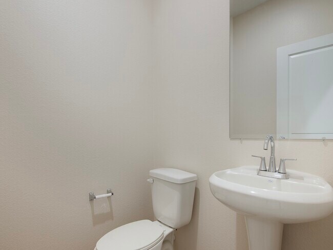 Building Photo - 15881 Blass Vly Dr