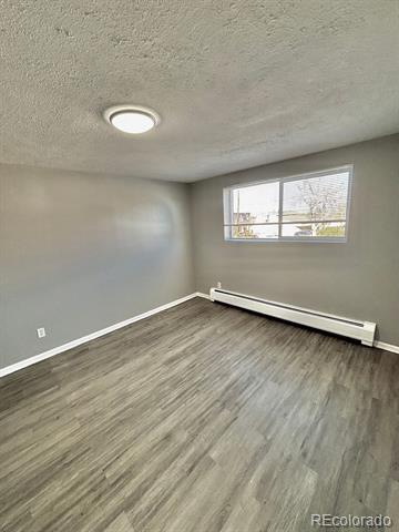 Building Photo - 1437 N Moline St