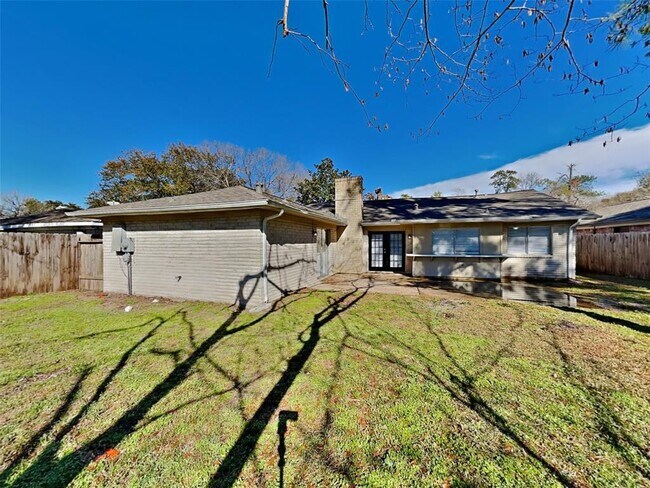 Building Photo - 16135 Deer Lick Dr