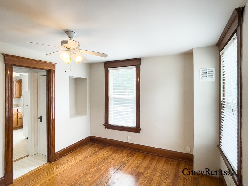 Building Photo - 2836 Linwood Ave