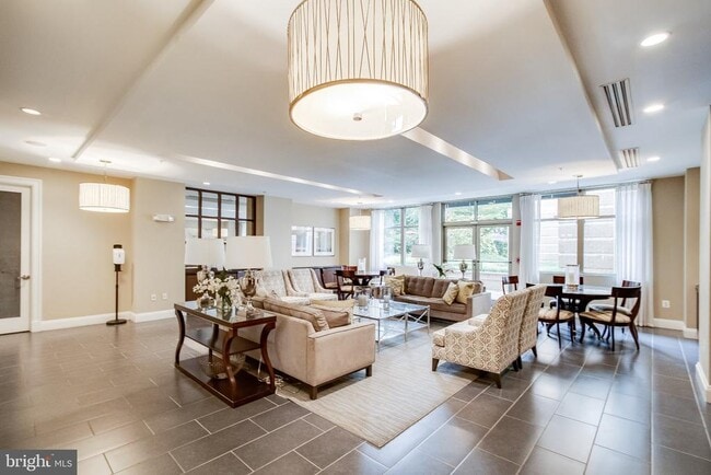 Building Photo - 12000 Market St