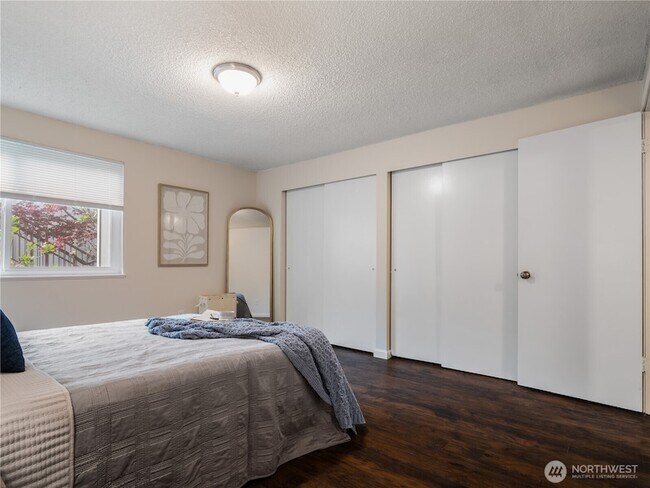 Building Photo - 7425 Ruby Dr SW