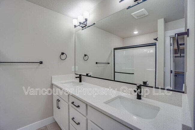 Building Photo - 2351 E Otter Lp