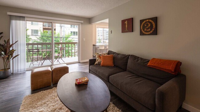 Interior Photo - Link 14
