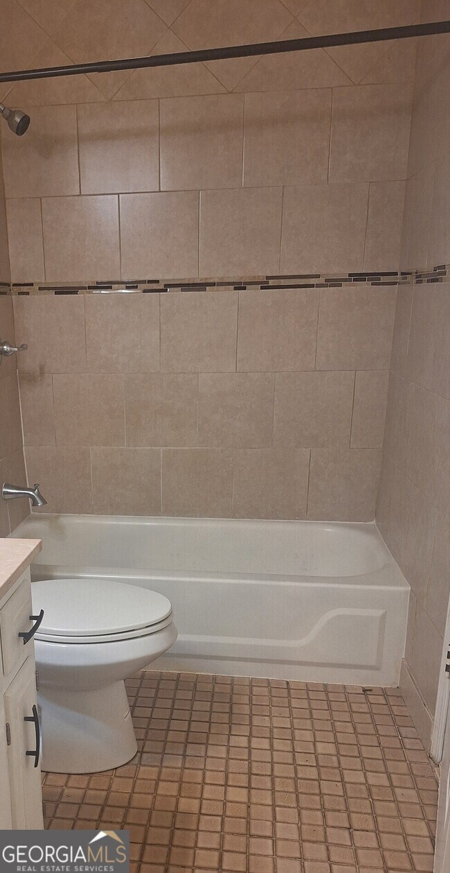 Building Photo - 1514 Stoneleigh Cir