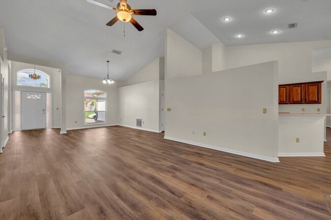 Building Photo - Great Oviedo Home in Bentley Woods!
