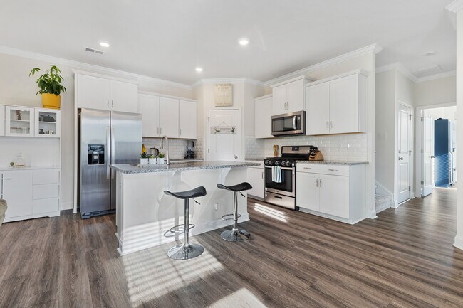 Building Photo - 1024 Chicory Trce