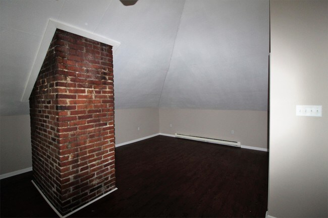 Building Photo - 614 Armandale St