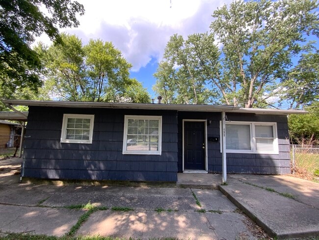 Primary Photo - 411 N Beard St