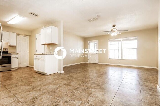 Building Photo - 3 Bedroom Pet-Friendly Home in Port Richey, FL with Main Street Renewal