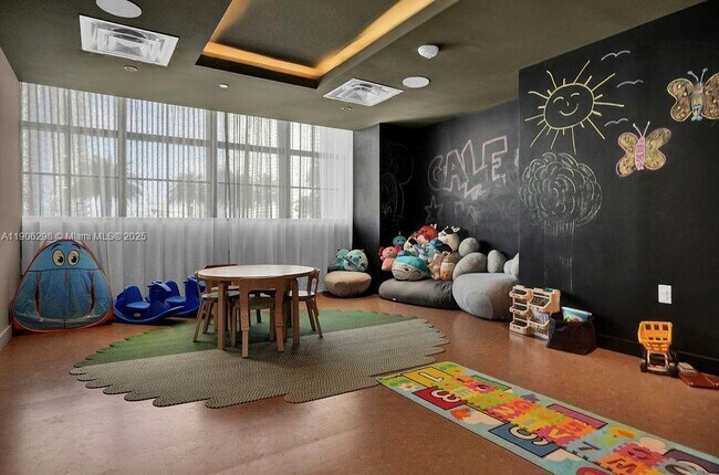 Building Photo - 159 NE 6th St