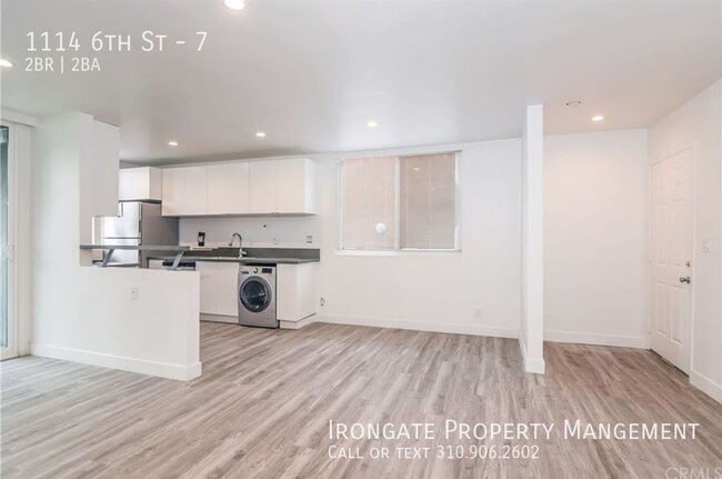 Building Photo - 1114 6th St