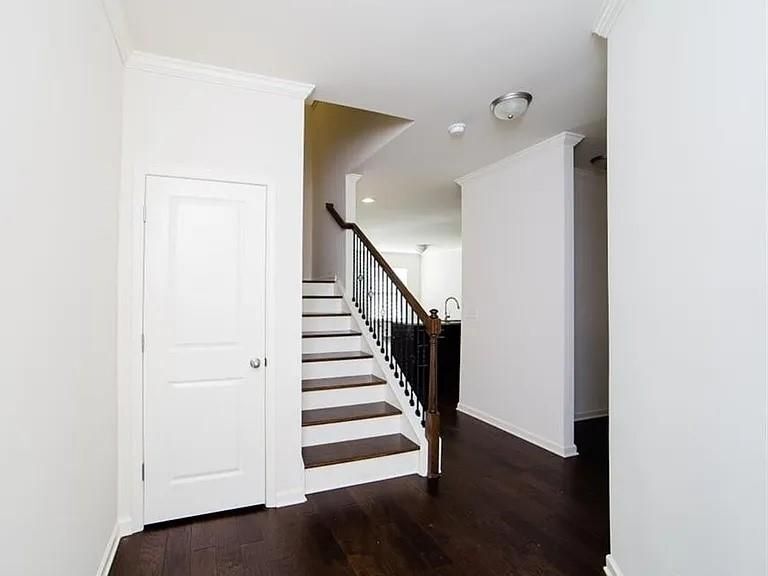 Building Photo - 5570 Lightheart Ct