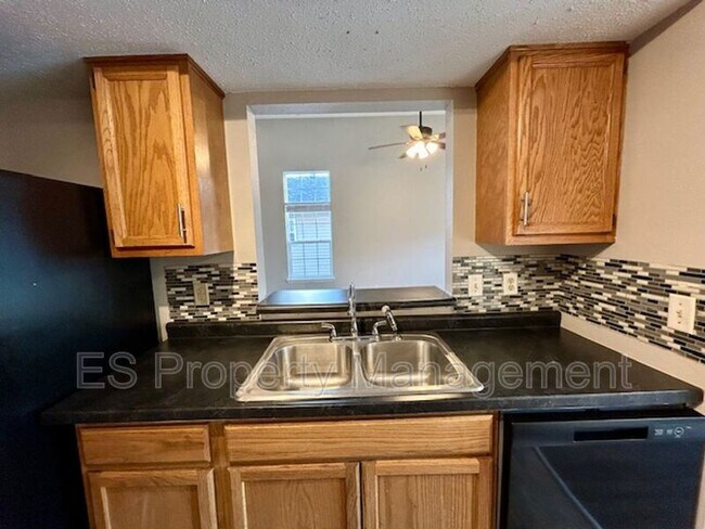 Building Photo - 6316 Long River Ln