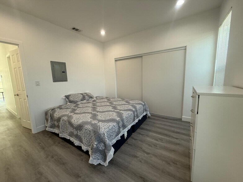 Building Photo - 16655 Markham St