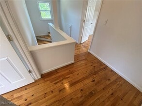 Building Photo - 854 E 258th St