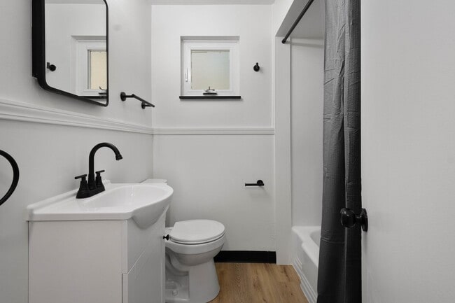 Building Photo - MOVE IN SPECIAL! SCORE HALF OFF 1ST MONTH'...