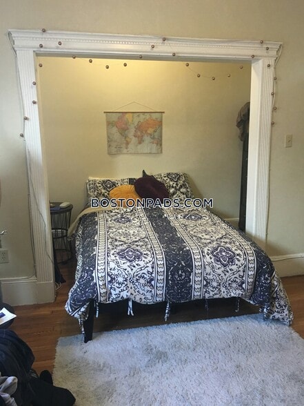 Building Photo - 38 Hemenway St