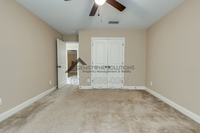 Building Photo - 2040 Bungalow Dr