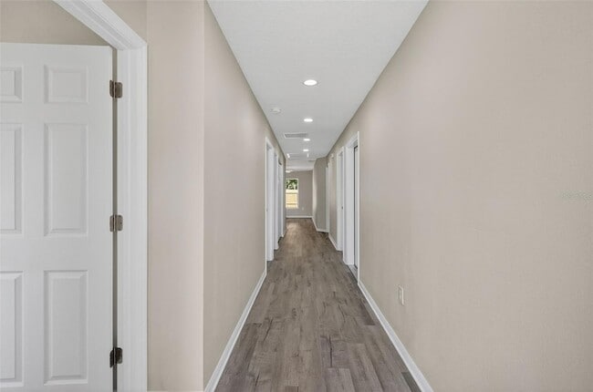 Building Photo - 1505 8th Ave E