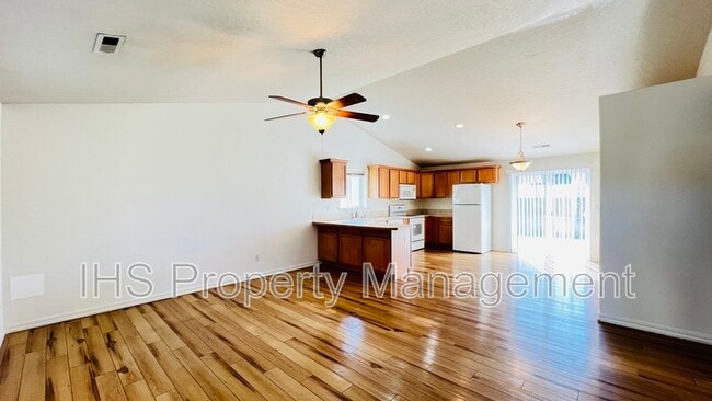 Building Photo - 5718 Westport Ln