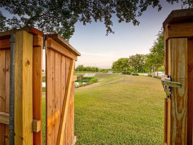 Building Photo - 1109 Traci Michelle Dr