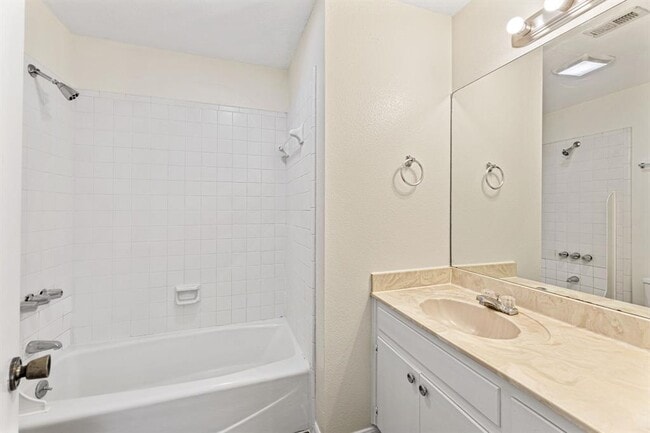 Building Photo - 2518 Howellwood Way