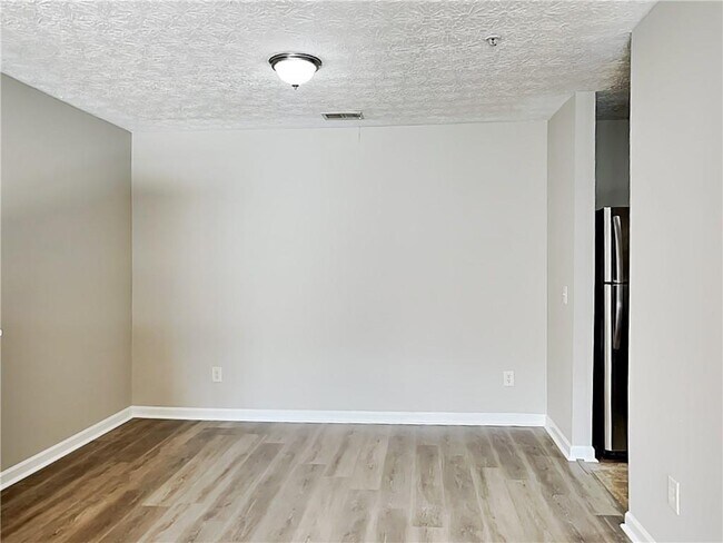 Building Photo - 4101 Fairington Club Dr