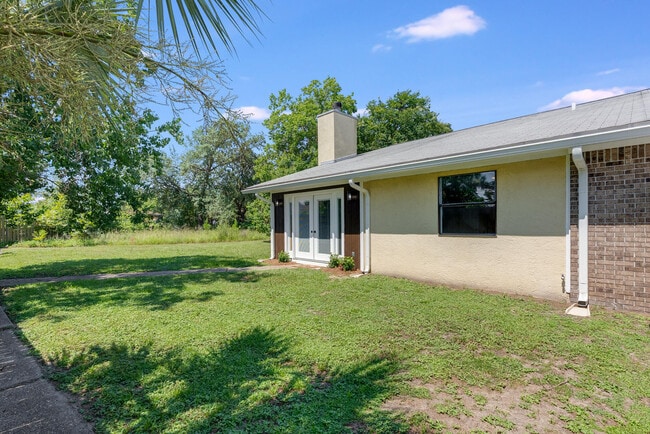 Building Photo - 1307 Calabria Rd