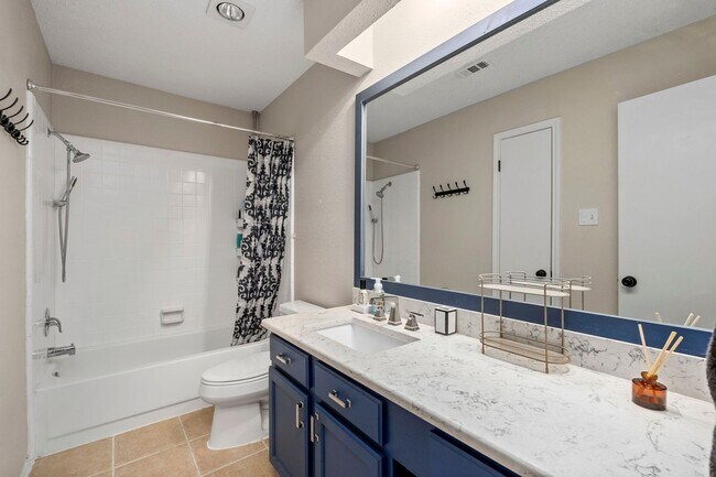 Building Photo - 3 Bedroom/2.5 Bath Northwest Park