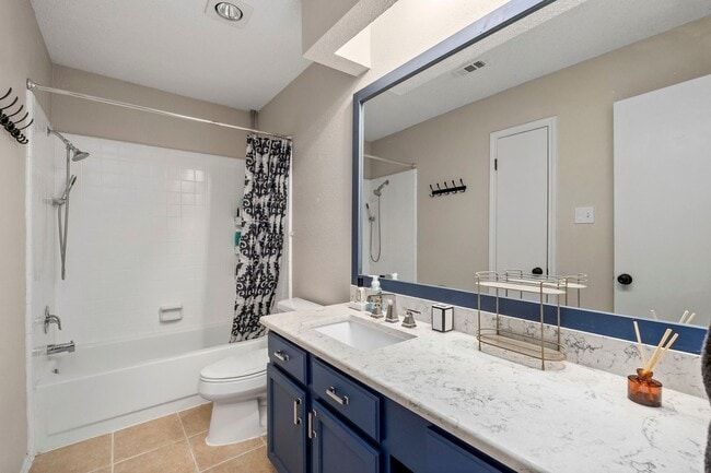 Building Photo - 3 Bedroom/2.5 Bath Northwest Park Subdivision