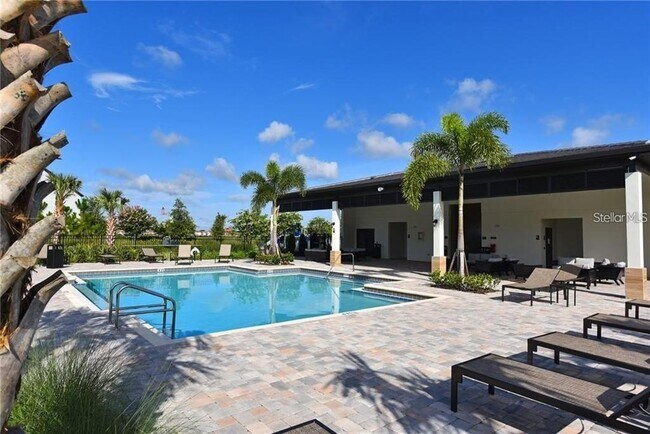 Building Photo - 7055 Carrickbend Ln