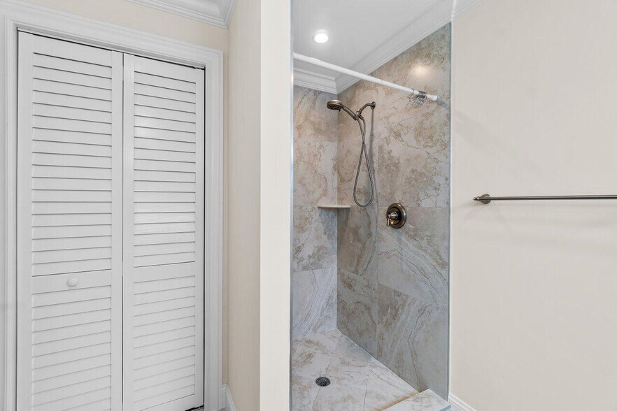 Building Photo - 2096 SW 13th Ter