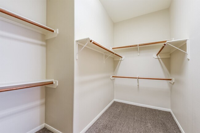 Building Photo - 17515 Fairgrove Park Dr