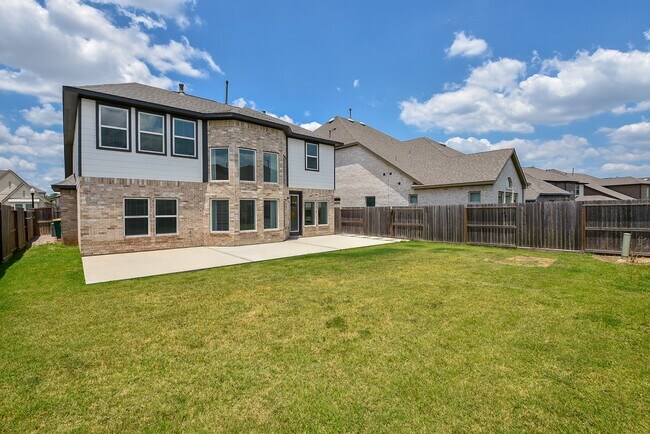 Building Photo - 18251 Winding Willow Oak Way