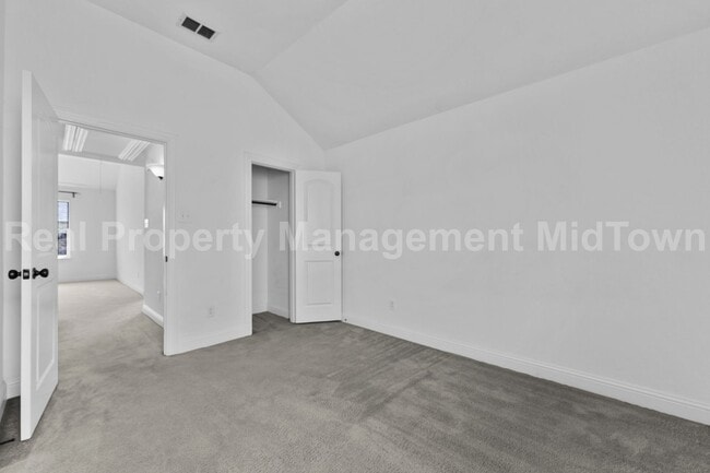 Building Photo - 4106 Horseshoe Ln