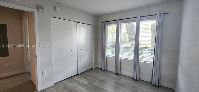 Building Photo - 2535 NE 193rd St