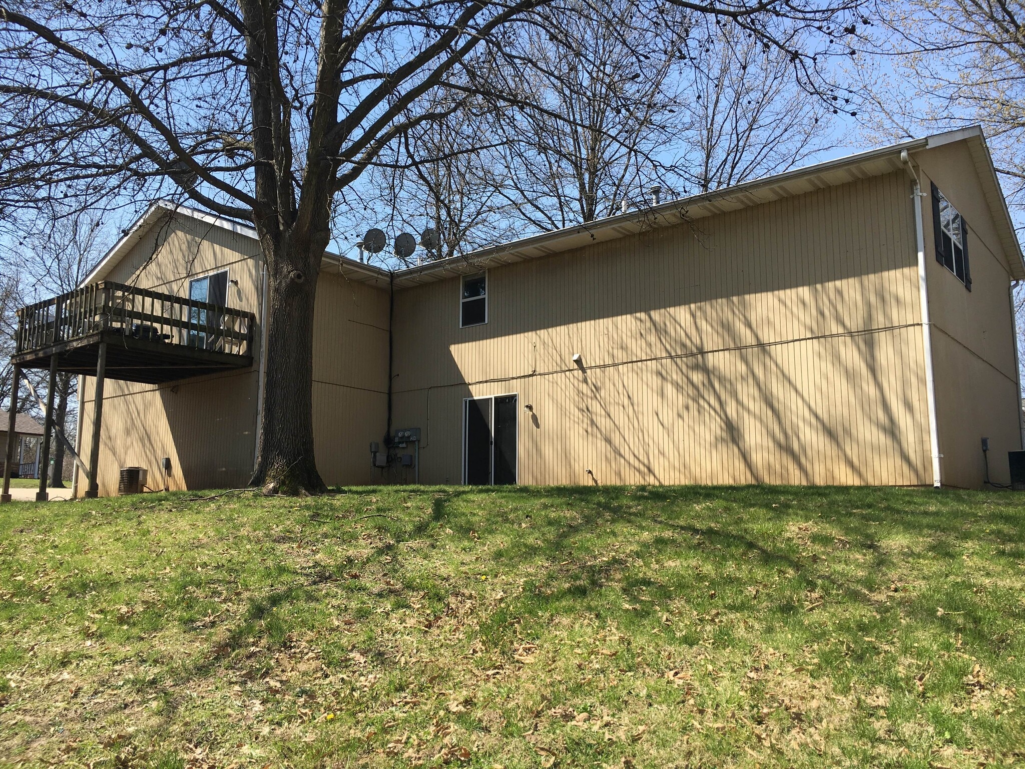 Building Photo - 1206 Woodbridge St