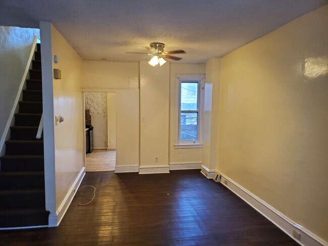 Livingroom/ dining area - 4435 N Cleveland St