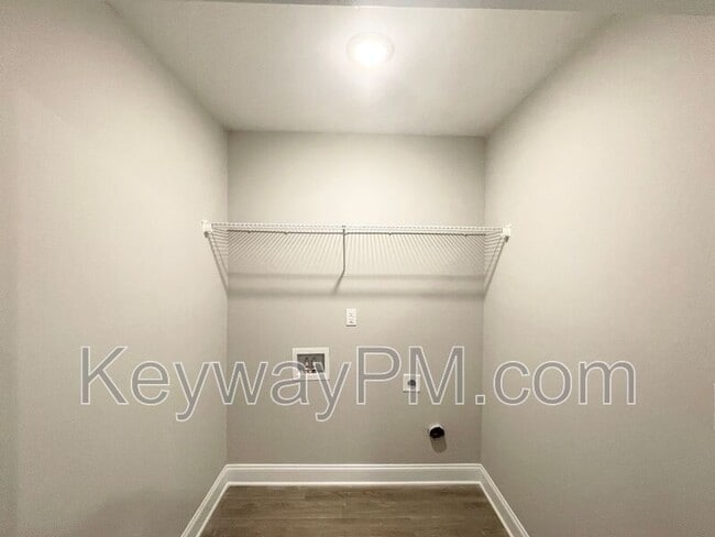 Building Photo - 301 Sumac Trail