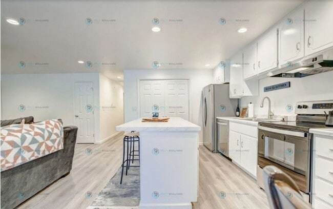 Building Photo - Stylish Tahoe Retreat with Modern Kitchen ...