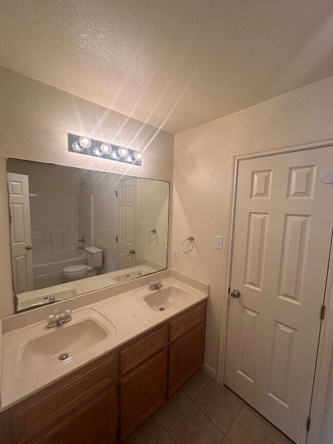 Building Photo - 3204 Baldwin Loop