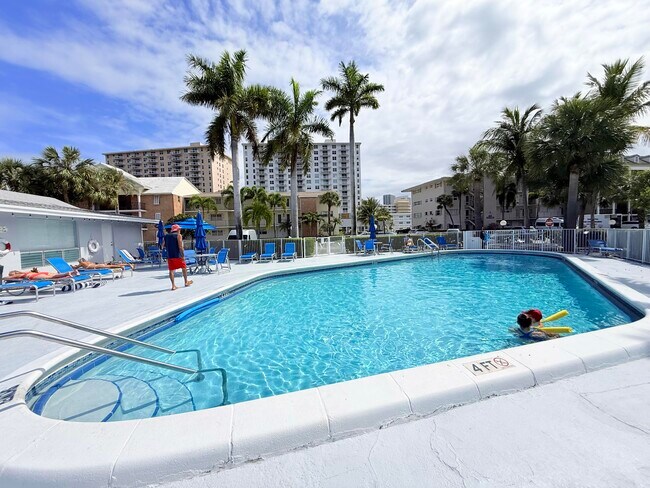 Building Photo - 470 Paradise Isle Blvd