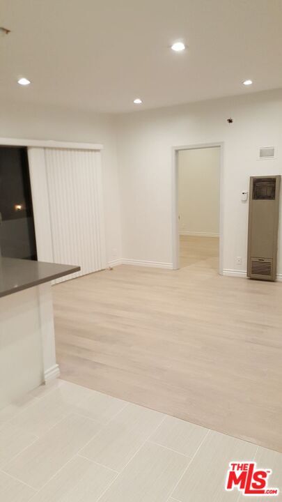 Building Photo - 1132 S Oakhurst Dr