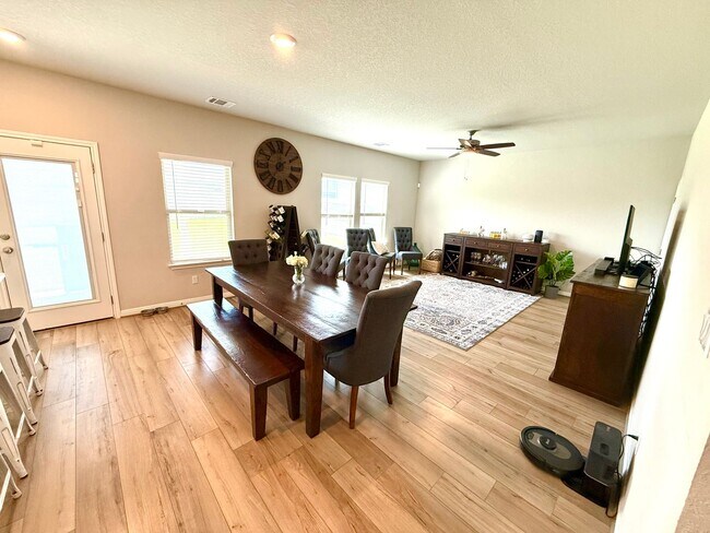 Building Photo - COMING SOON! GORGEOUS Two-Story 4 Bedroom ...