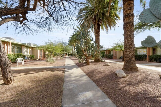 Building Photo - Charming 1-bedroom, 1-bath home in Tucsons most iconic neighborhood!